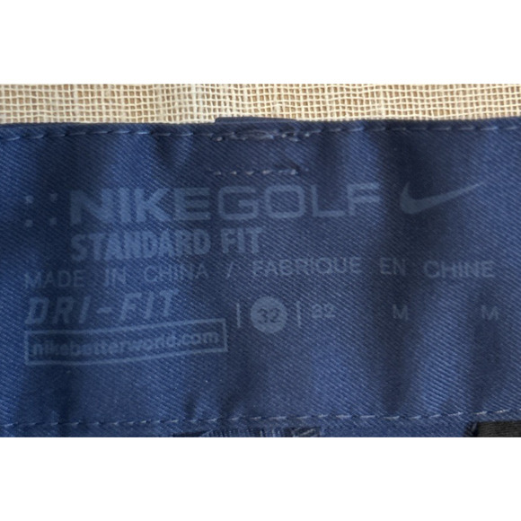 Nike Men’s Navy Blue Golf Shorts Size 32 Dri Fit Cargo Pockets Flat Front - Picture 4 of 7